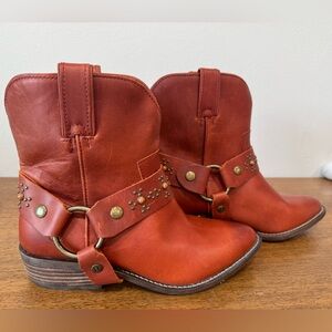 Dingo Women's Silverada Western Booties - Round Toe